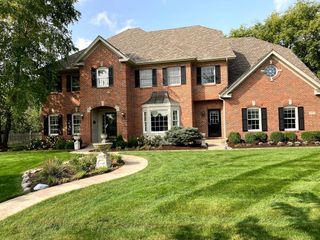 210 Persimmon Drive, St. Charles, IL 60174