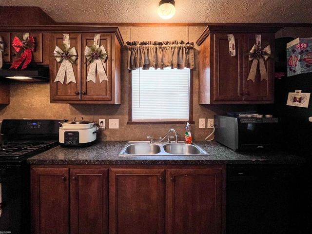 20642 Raleigh Drive, Clinton Twp, MI 48036