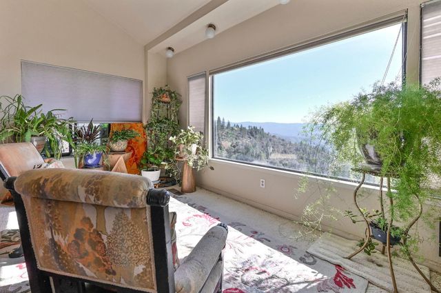 1218 Laurel Ln, Murphys, CA 95247