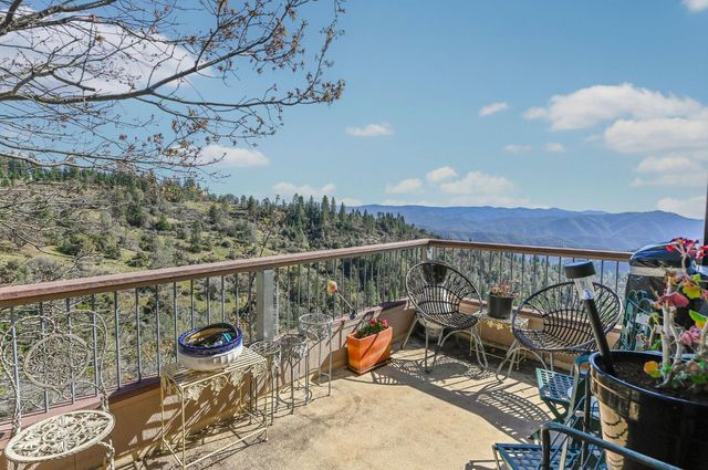 1218 Laurel Ln, Murphys, CA 95247