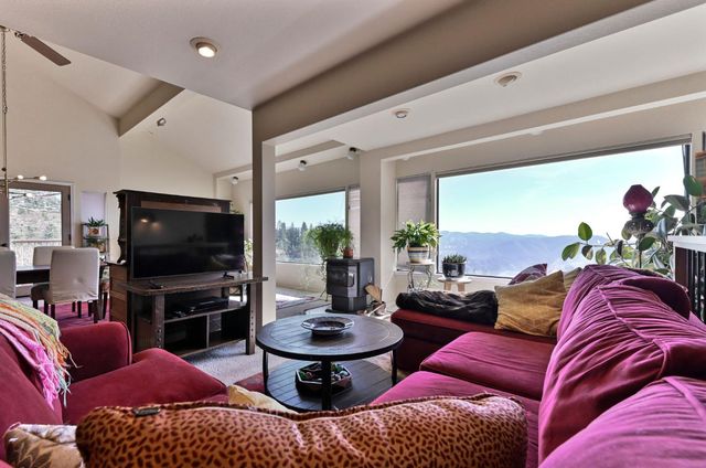 1218 Laurel Ln, Murphys, CA 95247