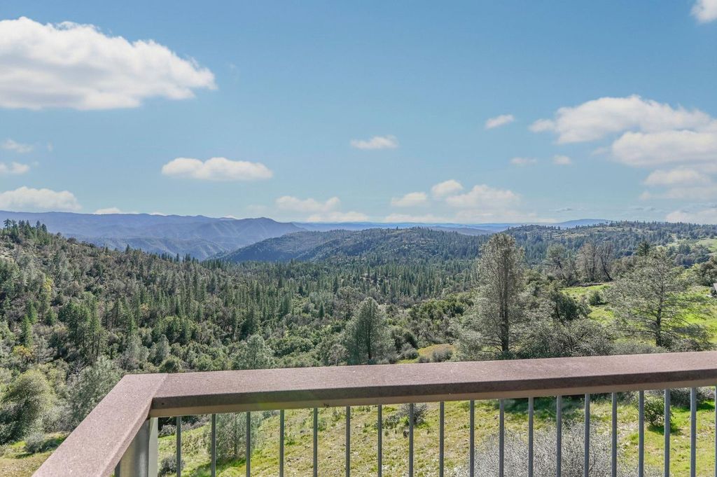 1218 Laurel Ln, Murphys, CA 95247