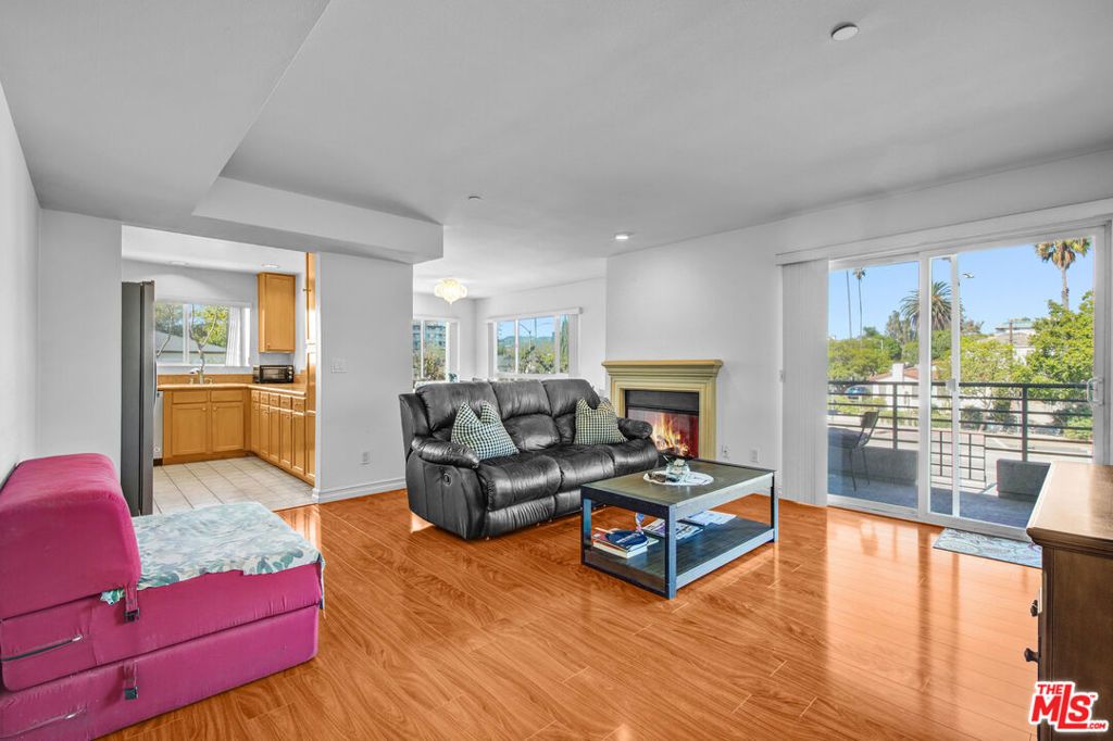 5764 San Vicente Boulevard 201, Los Angeles, CA 90019 — photo 3