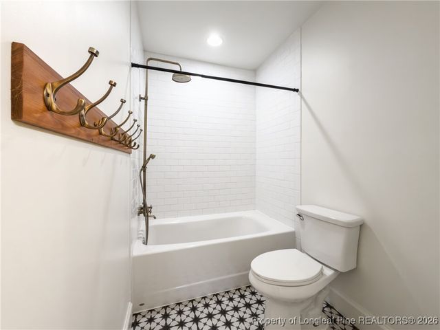 7716 Siple Avenue, Fayetteville, NC 28304