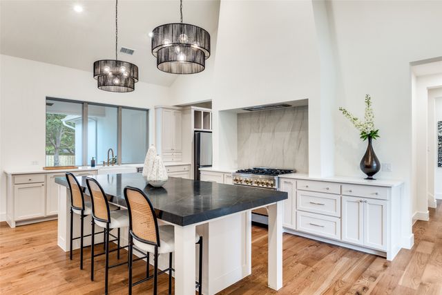 11131 Hillcrest Road, Dallas, TX 75230