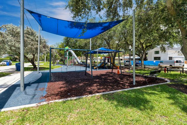 805 SE 10th Street, Fort Lauderdale, FL 33316