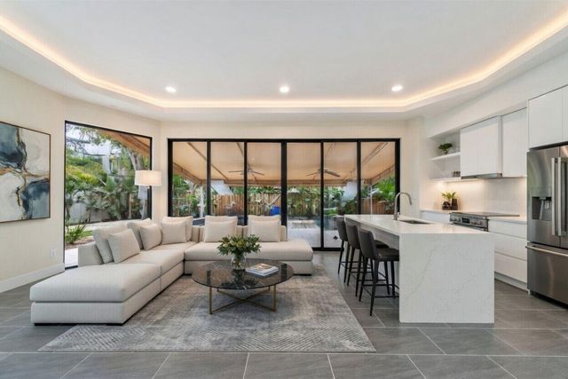 805 SE 10th Street, Fort Lauderdale, FL 33316