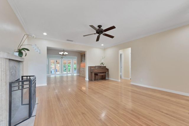 805 SE 10th Street, Fort Lauderdale, FL 33316