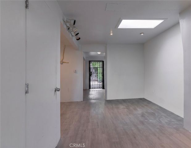 2172 Pacific Ave, Long Beach, CA 90806
