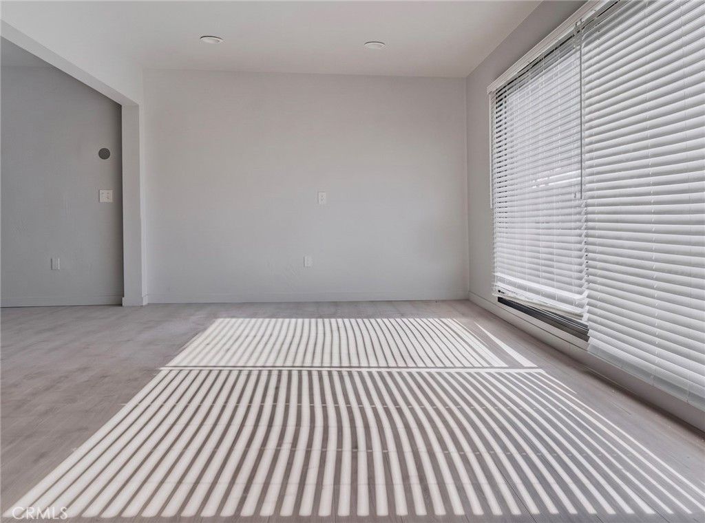 2172 Pacific Ave, Long Beach, CA 90806