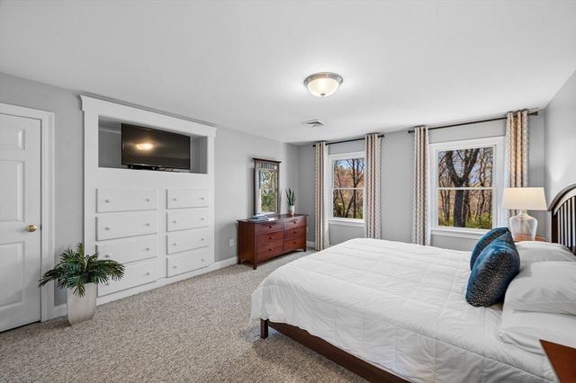 19 Crane Neck St, West Newbury, MA 01985