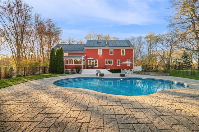 19 Crane Neck St, West Newbury, MA 01985