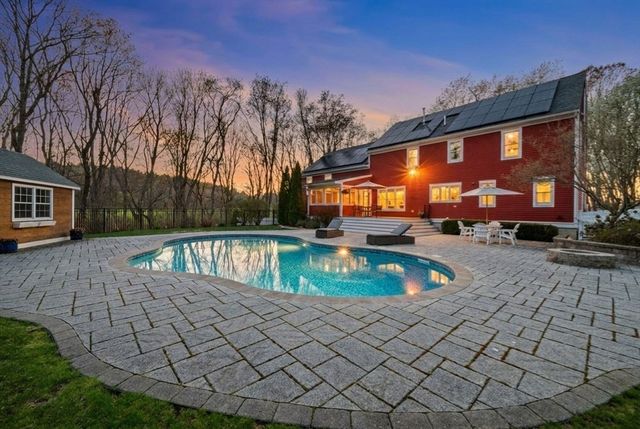 19 Crane Neck St, West Newbury, MA 01985