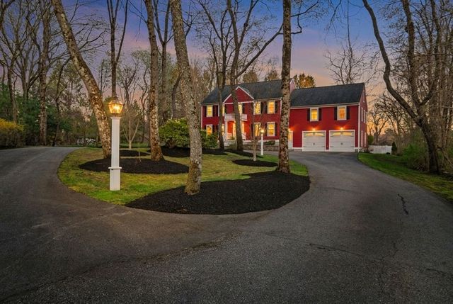 19 Crane Neck St, West Newbury, MA 01985