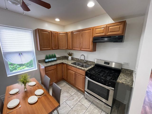 1320 W 57th Street 1, Chicago, IL 60636