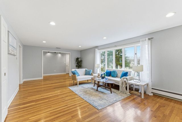 5 Hillcrest Road, Bedford, MA 01730