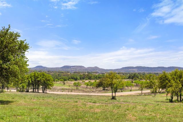 1318 Klett Ranch RD, Johnson City, TX 78636