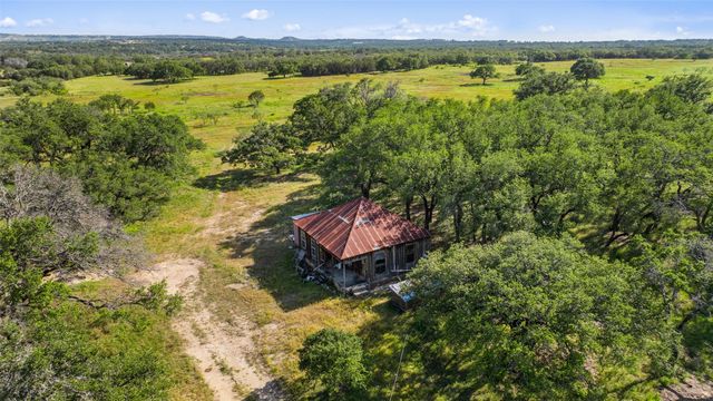 1318 Klett Ranch RD, Johnson City, TX 78636