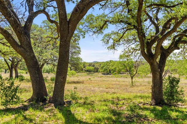 1318 Klett Ranch RD, Johnson City, TX 78636