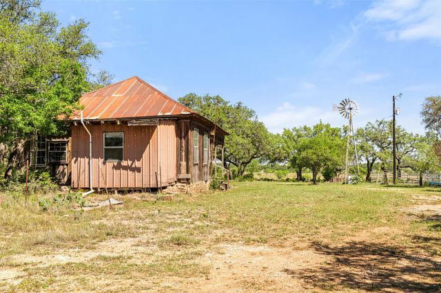 1318 Klett Ranch RD, Johnson City, TX 78636