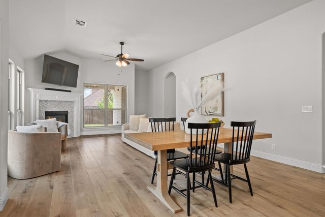 9201 Amistad Lane, Denton, TX 76226
