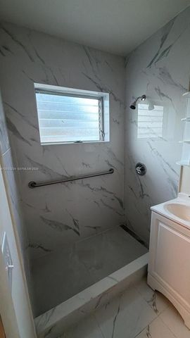 2210 NE 170th St 2220, North Miami Beach, FL 33160