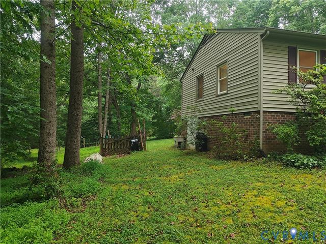 2855 Gaynel Dr, Powhatan, VA 23139