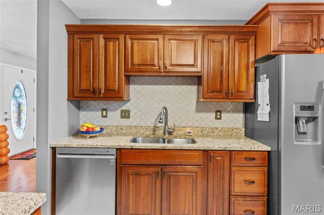 167 Emerald Way East, Granite City, IL 62040