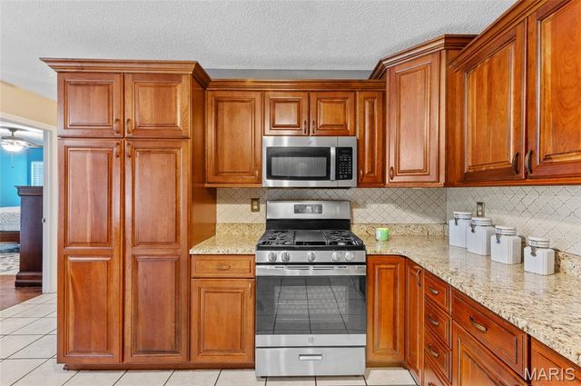 167 Emerald Way East, Granite City, IL 62040