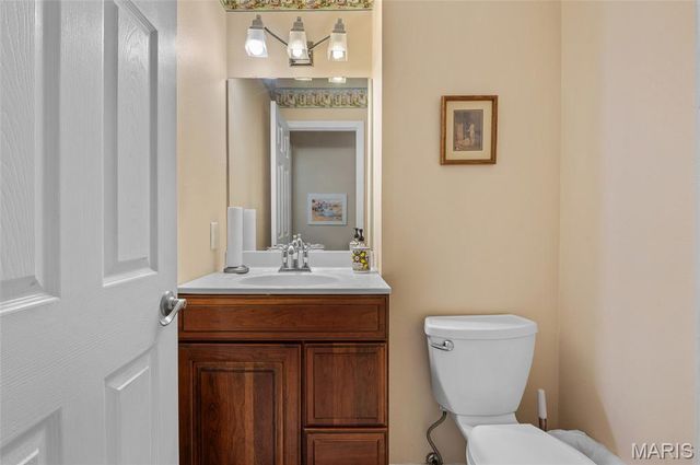 167 Emerald Way East, Granite City, IL 62040