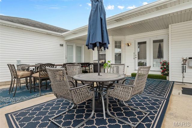 167 Emerald Way East, Granite City, IL 62040