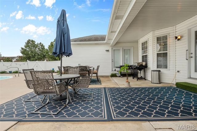 167 Emerald Way East, Granite City, IL 62040