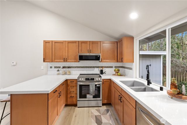 7215 54th Avenue NW, Gig Harbor, WA 98335