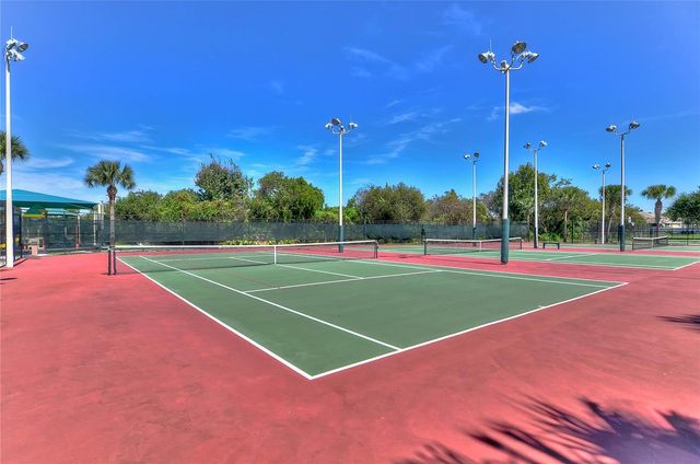 1019 TULLAMORE DRIVE, Wesley Chapel, FL 33543