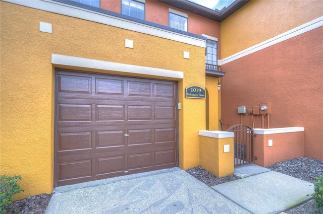 1019 TULLAMORE DRIVE, Wesley Chapel, FL 33543