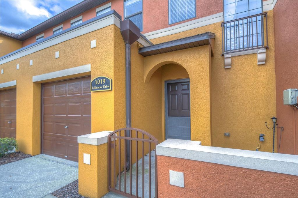 1019 TULLAMORE DRIVE, Wesley Chapel, FL 33543