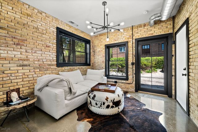 1619 McGovern Avenue, Highland Park, IL 60035