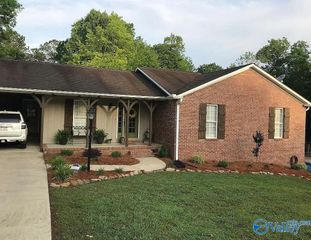2130 Clinton Place, Gadsden, AL 35903
