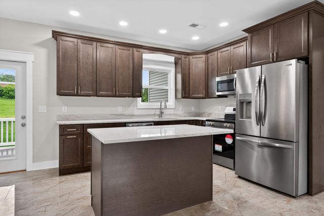 105 Stonegate Drive, Danville, KY 40422