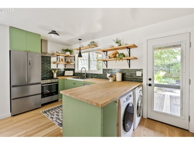 10140 N HUDSON St, Portland, OR 97203