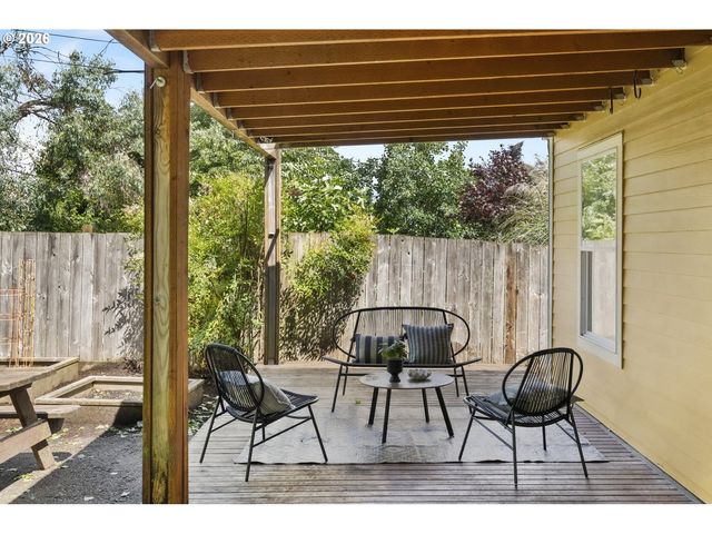10140 N HUDSON St, Portland, OR 97203