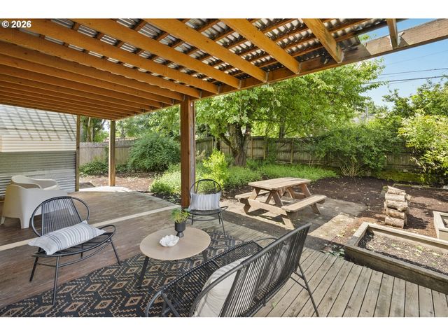 10140 N HUDSON St, Portland, OR 97203