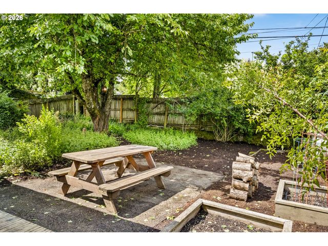10140 N HUDSON St, Portland, OR 97203