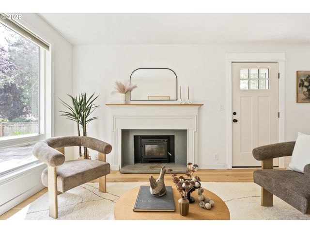 10140 N HUDSON St, Portland, OR 97203