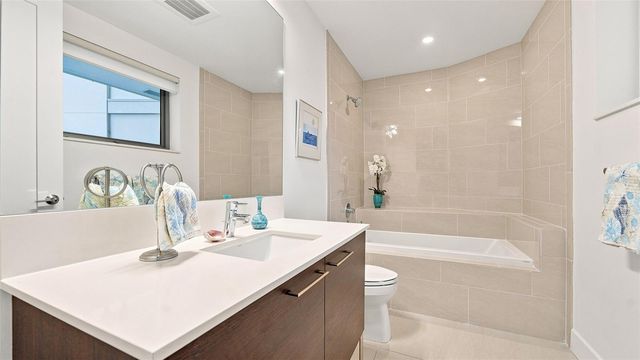 1155 N GULFSTREAM AVENUE 308, Sarasota, FL 34236