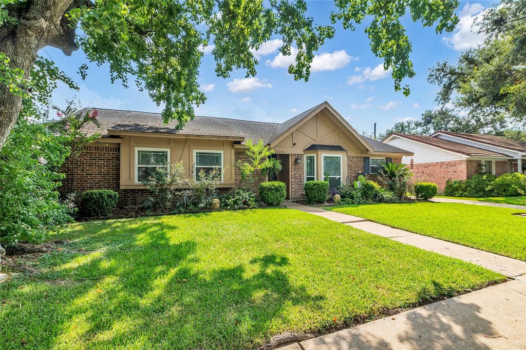 10338 Shell Rock Road, La Porte, TX 77571