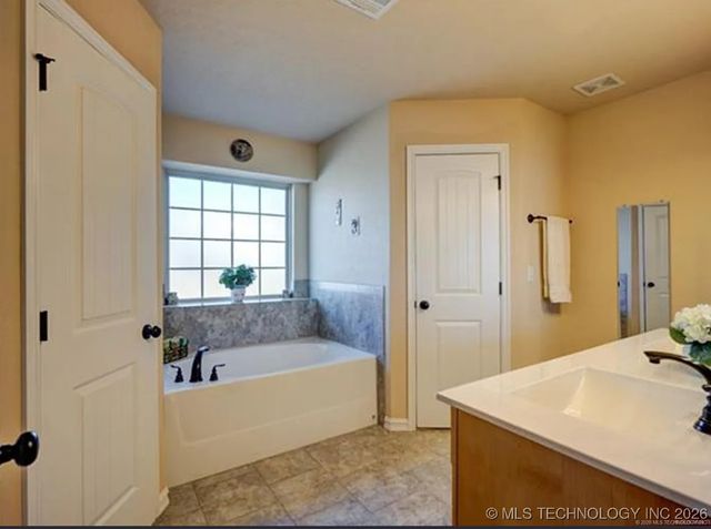 11009 Augusta Drive, Jenks, OK 74037