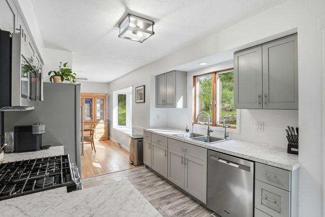 13224 Taylor Place, Burnsville, MN 55337