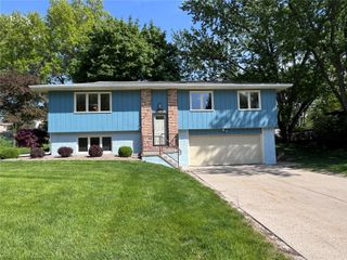 224 N Mount Vernon Drive, Iowa City, IA 52245