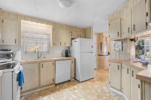 7135 EL DEWITT STREET, Zephyrhills, FL 33541